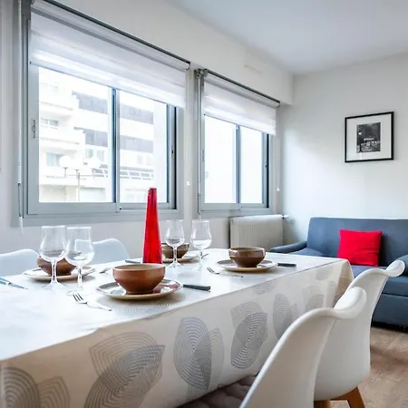 Hall Et Parking Privé