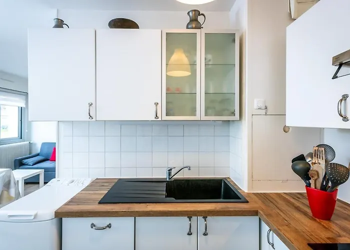 Hall Et Parking Privé