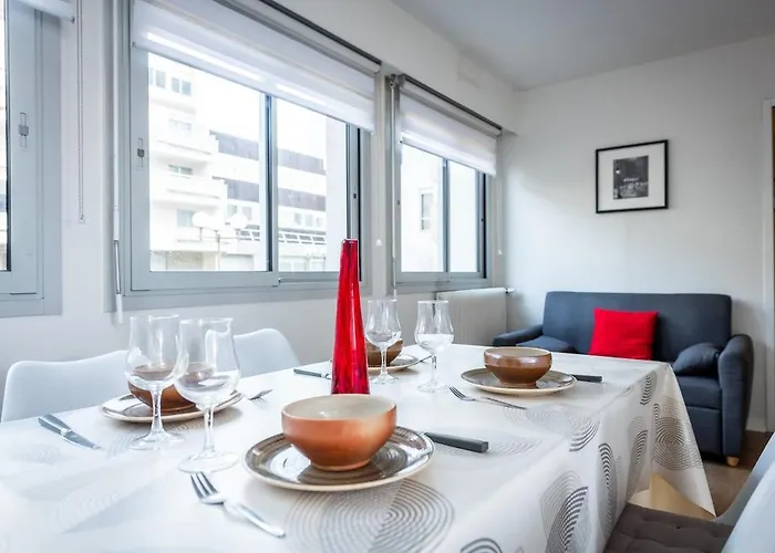 Hall Et Parking Privé