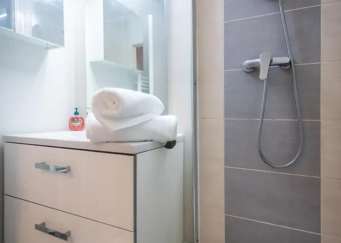 Hall Et Parking Prive Apartamento Ruão