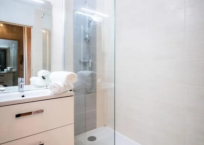 Hall Et Parking Privé * Rouen